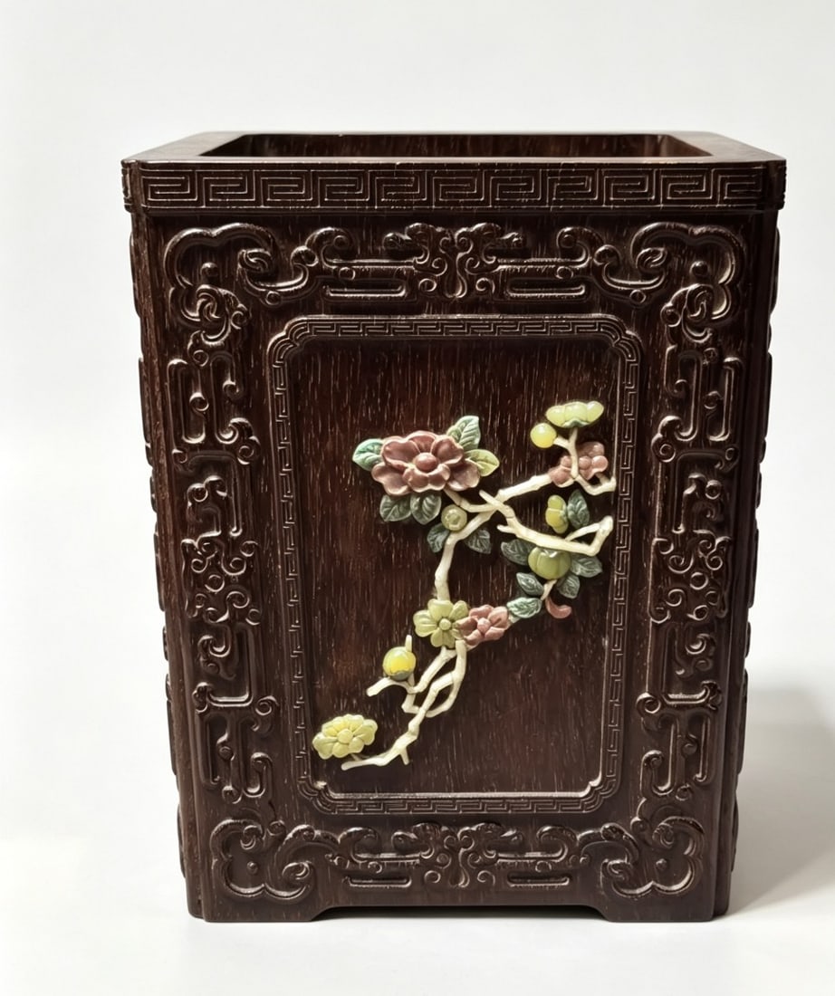 An Exquisite Huanghuali wood Flower and Bird Pattern Brush Pot: An Exquisite Huanghuali wood Flower and Bird Pattern Brush Pot,Qing Dynasty,China,Size:5.9inx5.3inx7.3in,黄花梨木花鸟纹笔筒,中国଀