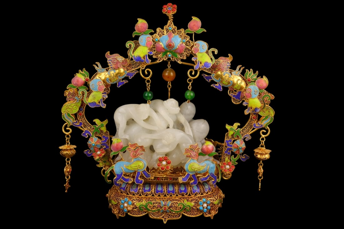 An Exquisite Filigree and Gilding Inlaid White Jade Ornament,Inlaid Gems: An Exquisite Filigree and Gilding Inlaid White Jade Ornament,Inlaid Gems,Qing Dynasty,China,with Qianlong Four-character