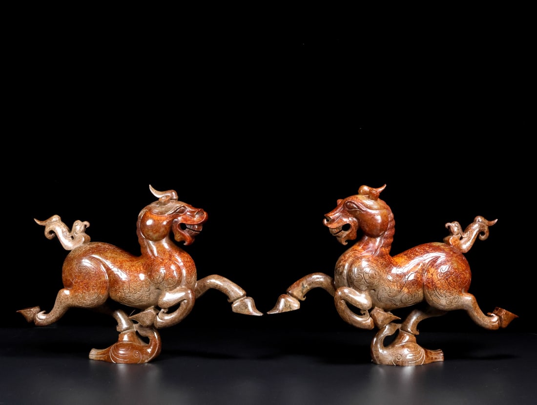 A Pair of Exquisite White Jade Horse Ornaments: A Pair of Exquisite White Jade Horse Ornaments,Han Dynasty,China,Size:11.4inx2.8inx8.1in*2,Weight:4742g,一对白玉马摆件,中国汉代