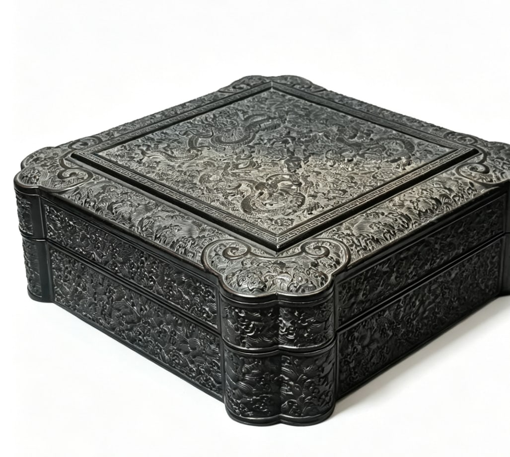 An Exquisite Zitanwood Seawater Dragon Pattern Box: An Exquisite Zitanwood Seawater Dragon Pattern Box,Qing Dynasty,China,Size:5.5inx5.5inx3.1in,紫檀木海水龙纹盒子,中国清代