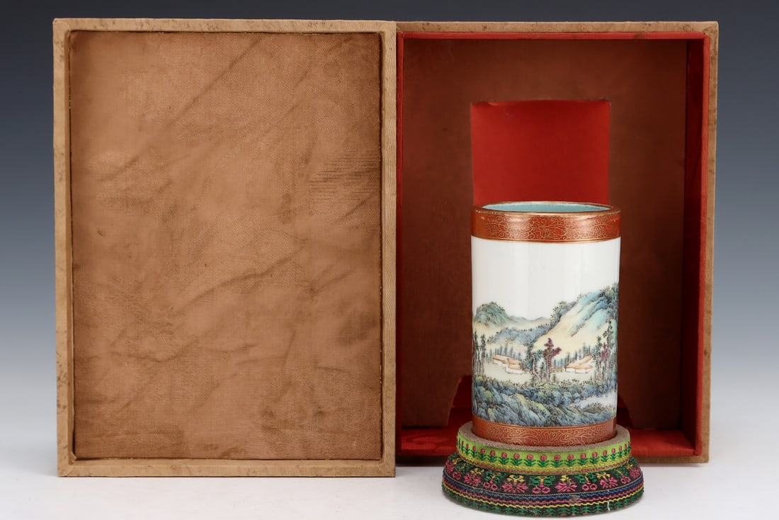An Exquisite Famille-Rose Landscape Pattern Brush Pot,with poem: An Exquisite Famille-Rose Landscape Pattern Brush Pot,with poemQing Dynasty, China,Qianlong Four-character