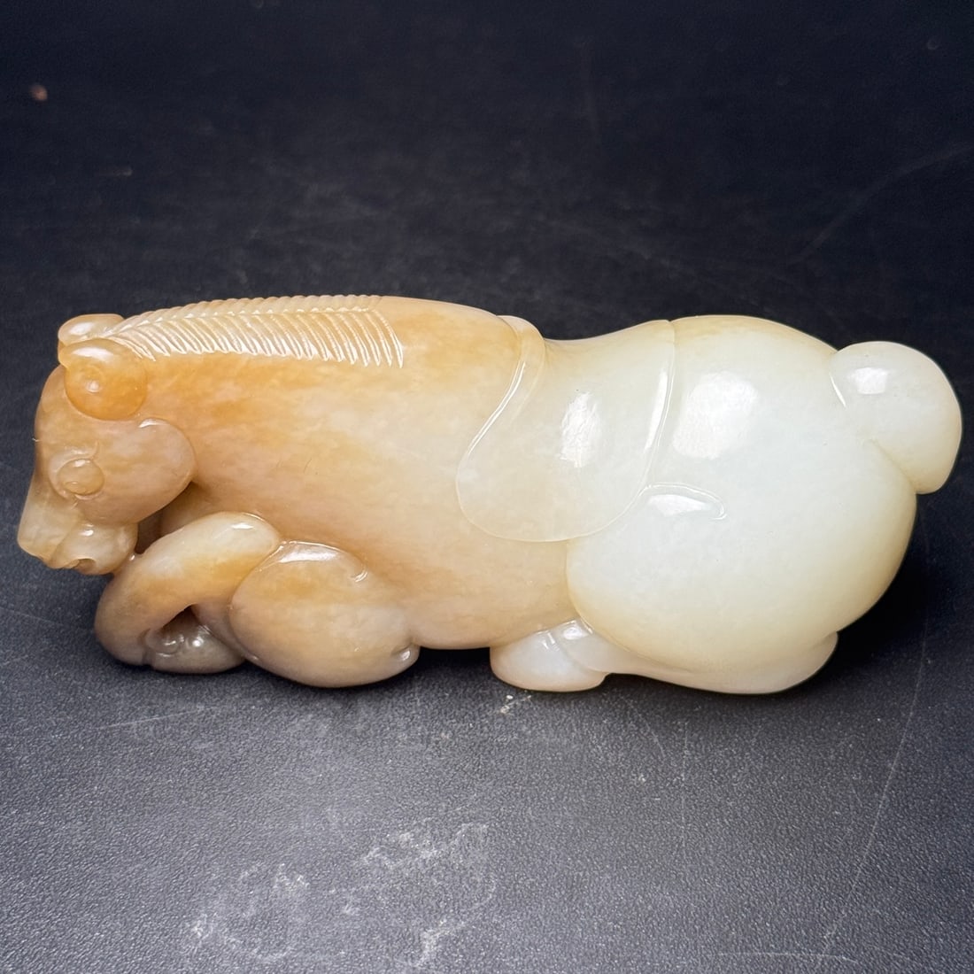 An Exquisite White Jade Horse Ornament: An Exquisite White Jade Horse Ornament,Han Dynasty,China,Size:3.9inx1.8inx1.5in,Weight:232g,白玉马摆件,中国汉代