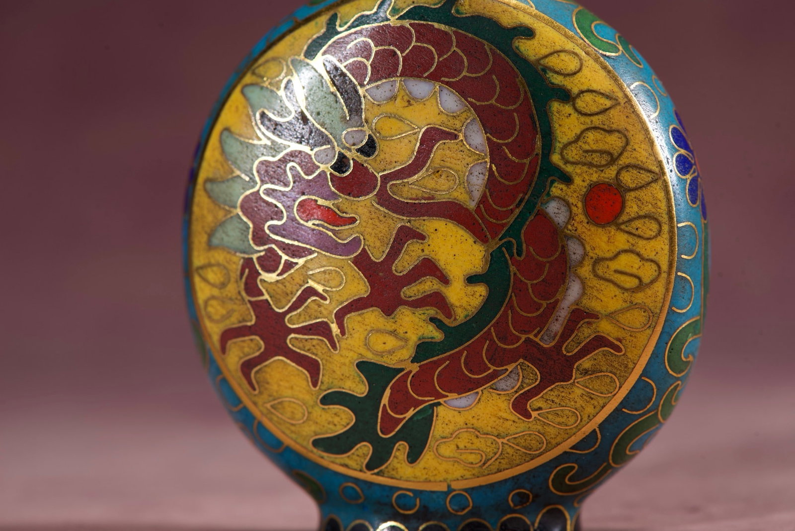 An Exquisite Cloisonne Dragon Pattern Phoenix Pattern Snuff Bottle - 2