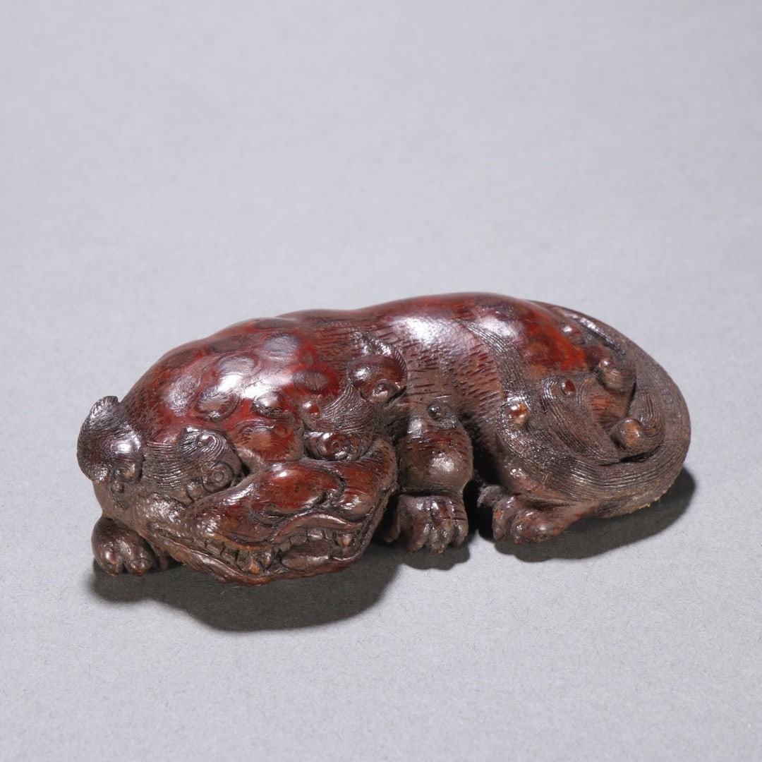 An Exquisite Bamboo Auspicious Animal Ornament: An Exquisite Bamboo Auspicious Animal Ornament,Qing Dynasty,China,Size:1.3inx4.1in,竹雕瑞兽摆件,中国清代