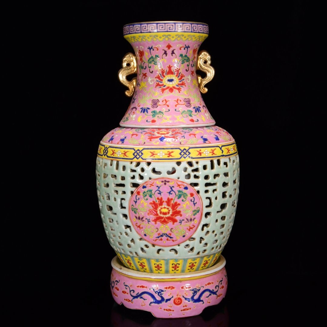 An Exquisite Enamel Gilded Flower Pattern Vase (1 of 8)