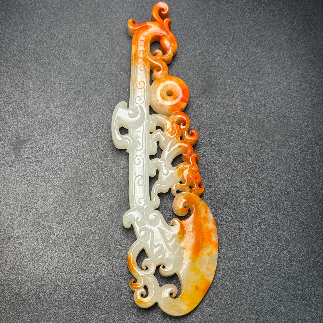 An Exquisite White Jade Dragon Pattern Axe Bi Disc: An Exquisite White Jade Dragon Pattern Axe Bi Disc,Han Dynasty,China,Size:5.2inx1.5inx0.3in,Weight:52g,白玉龙纹斧头玉璧,中国汉代