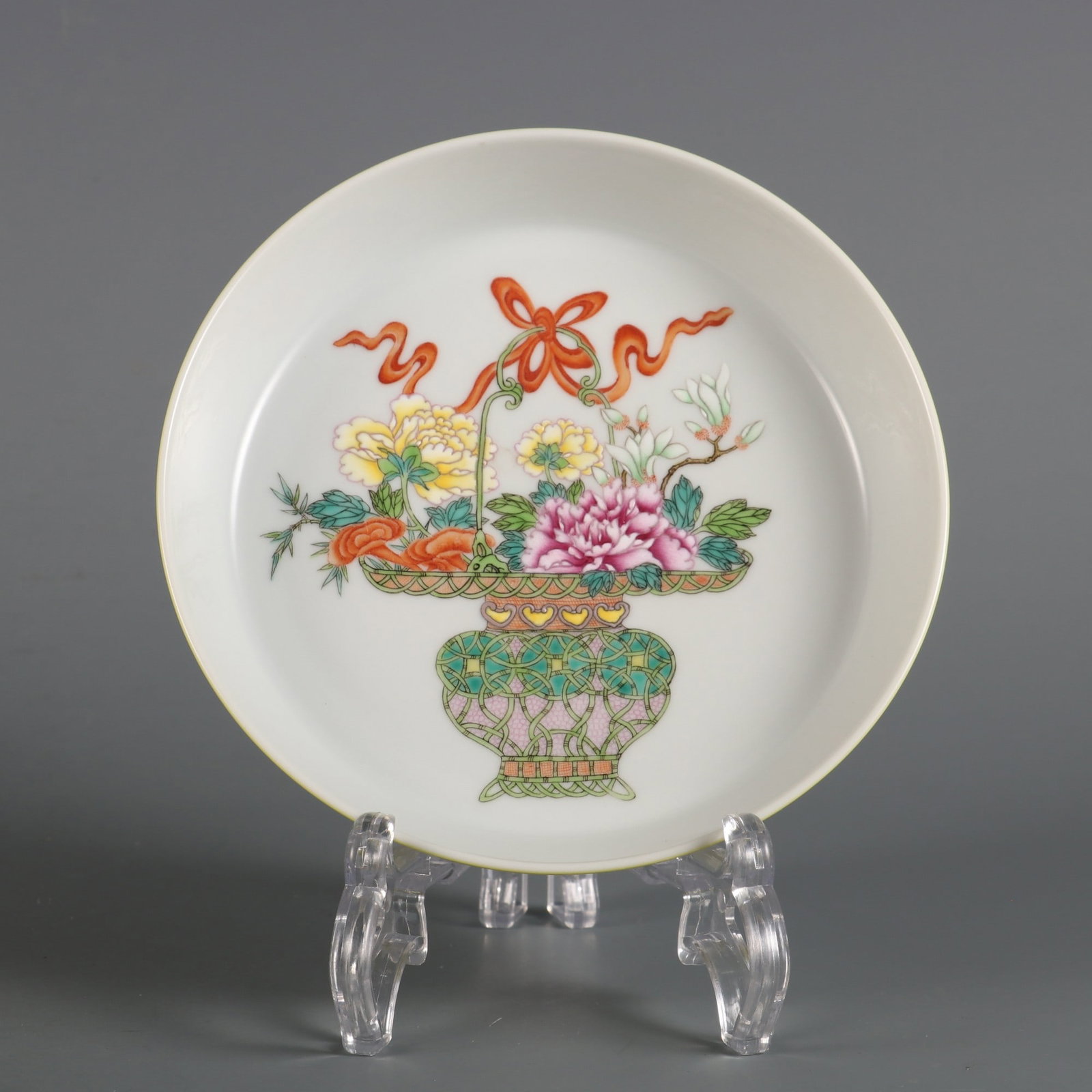 An Exquisite Enamel Yellow Glazed Flower Pattern Plate (1 of 9)