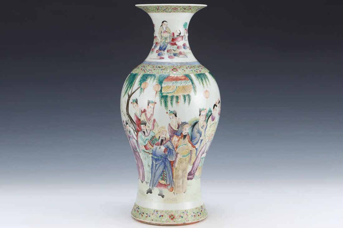 An Exquisite Famille-Rose Character and Story Pattern Lotus Pattern Vase