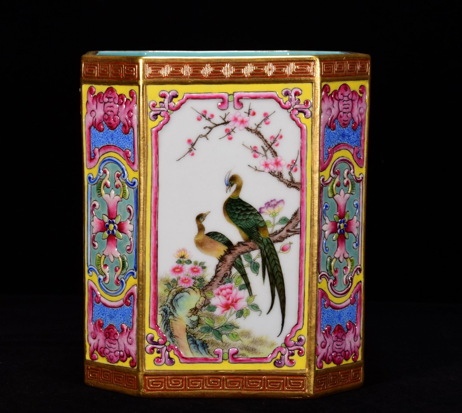 An Exquisite Enamel Flower and Bird Pattern Painted Gold Brush Pot: An Exquisite Enamel Flower and Bird Pattern Painted Gold Brush Pot,Qing Dynasty,China,with Qianlong Six-character Mark,Size:5.9inx5.1in,珐琅彩花鸟纹描金