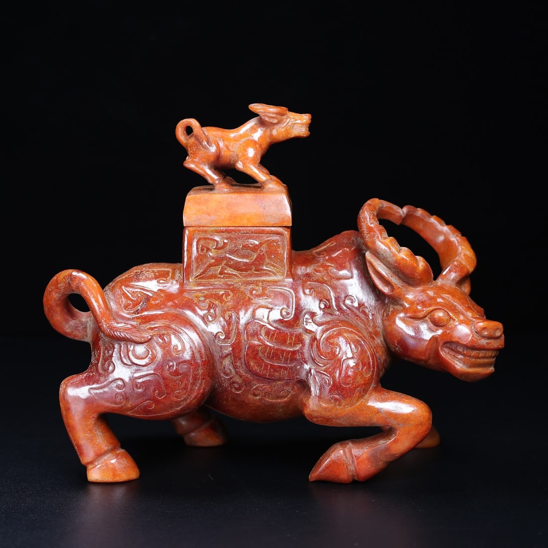 An Exquisite White Jade Auspicious Animal Ornament: An Exquisite White Jade Auspicious Animal Ornament,Han Dynasty,China,Size:8.9inx7.1inx4.3in,Weight:2965g,白玉瑞兽摆件,中国汉代