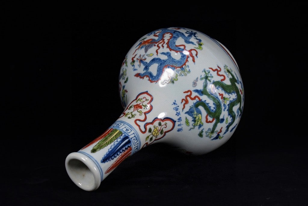 An Exquisite Doucai Dragon Pattern Vase - 7