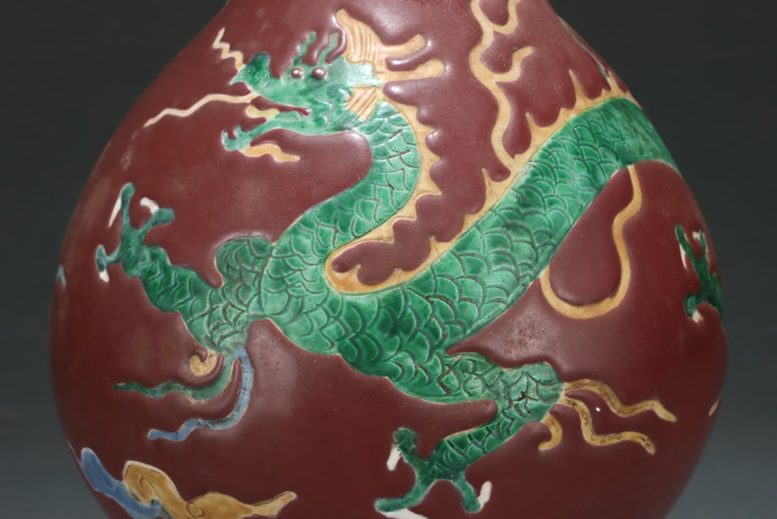 An Exquisite Red-Glazed Dragon Pattern Seawater Pattern Vase - 6