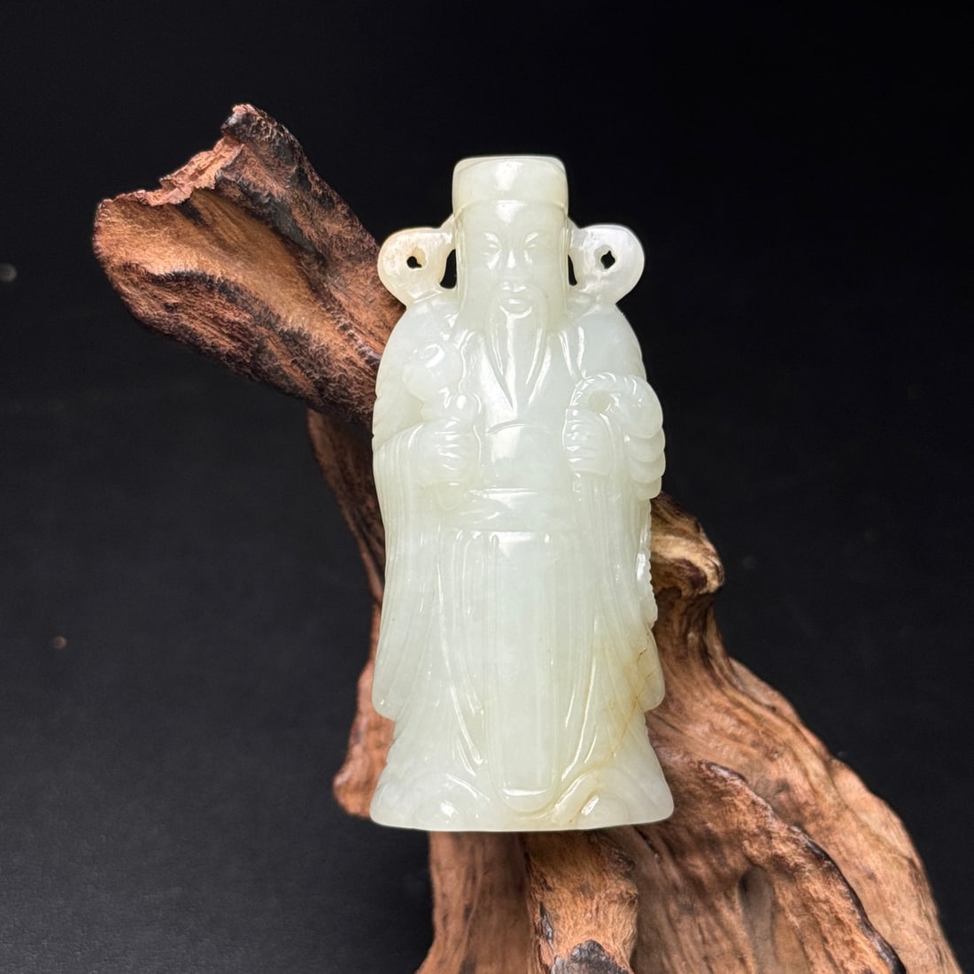 An Exquisite White Jade Statue of Mammon Ornament: An Exquisite White Jade Statue of Mammon Ornament,Qing Dynasty,China,Size:2.5inx1.1inx0.7in,Weight:60g,白玉财神像摆件,中国清代