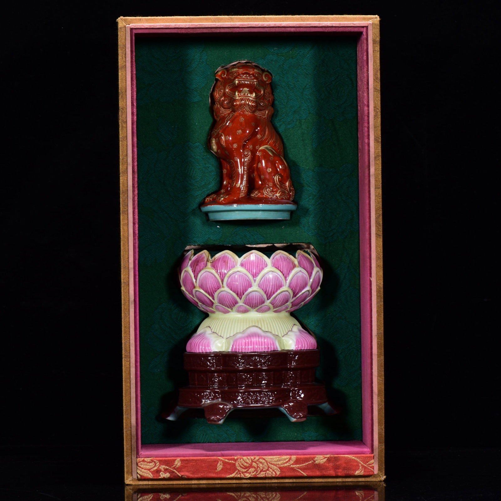 An Exquisite Famille-Rose Painted Gold Lotus Pattern Lion Pattern Censer: An Exquisite Famille-Rose Painted Gold Lotus Pattern Lion Pattern Censer,Qing Dynasty,China,with Qianlong Six-character