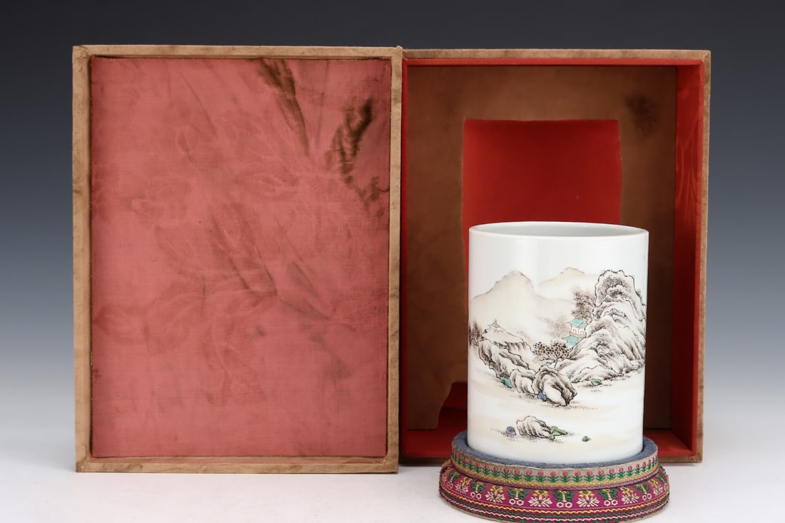 An Exquisite Ink Color Landscape Pattern Brush Pot: An Exquisite Ink Color Landscape Pattern Brush PotQing Dynasty, China,Size:4.9inx3.9in,墨彩山水纹笔筒,中国清代,