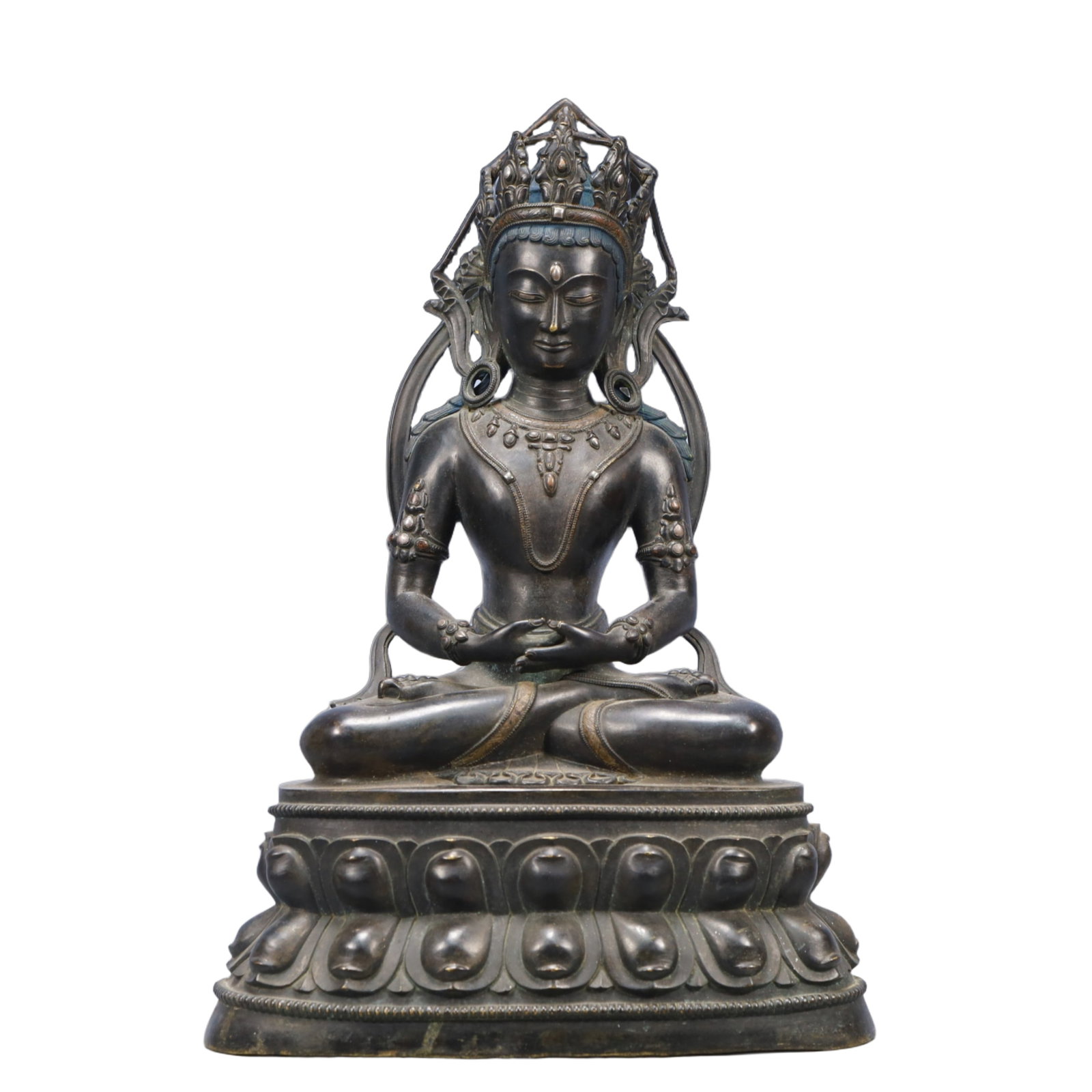 A Solemn Bronze Statue of Avalokitesvara: A Solemn Bronze Statue of Avalokitesvara,Ming Dynasty, China,Size:11.4inx7.1inx16.9in,Weight:6500,铜观音像,中国明代