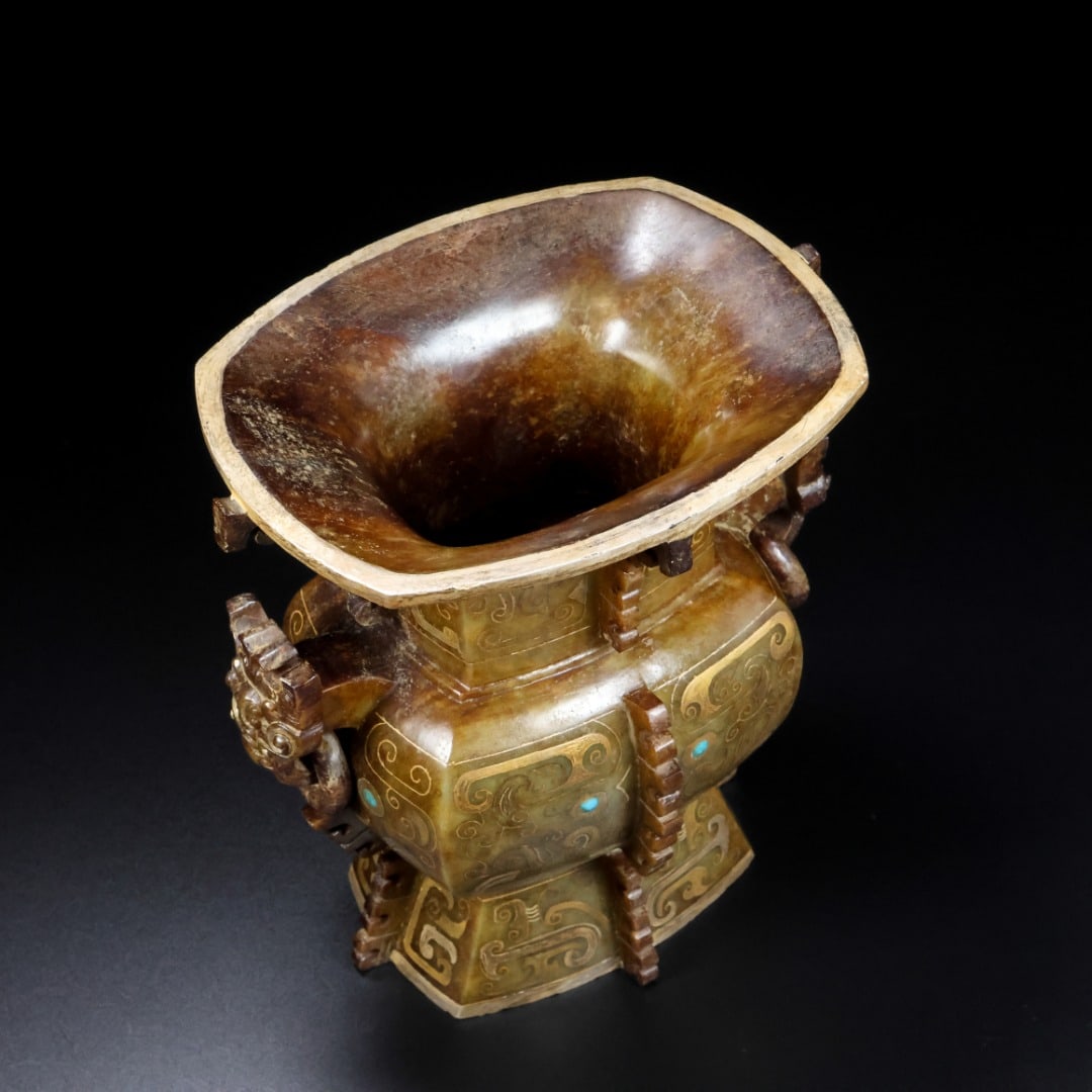 An Exquisite White Jade Beast-Face Pattern Beast-Ears Vase,Inlaid Gems: An Exquisite White Jade Beast-Face Pattern Beast-Ears Vase,Inlaid Gems,Han