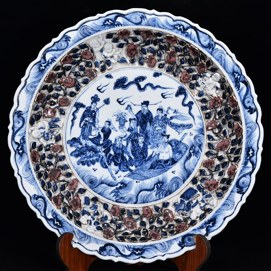 An Exquisite Blue and White Underglaze-Red Character and Story Pattern Plate: An Exquisite Blue and White Underglaze-Red Character and Story Pattern Plate,Yuan
