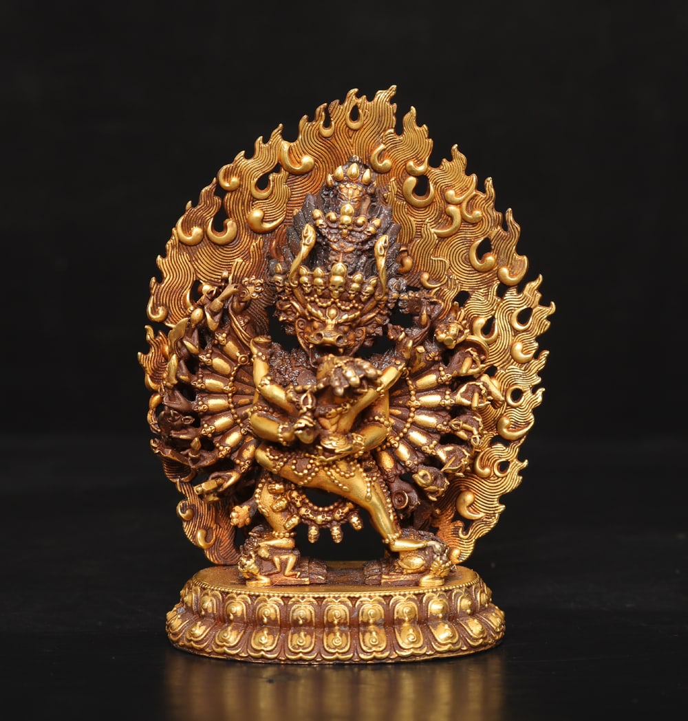 An Exquisite Gilt Bronze Statue of Yamantaka: An Exquisite Gilt Bronze Statue of Yamantaka,Ming Dynasty,China,Size:4.7inx2.6in,Weight:494g,铜鎏金大威德金刚像,中国明代