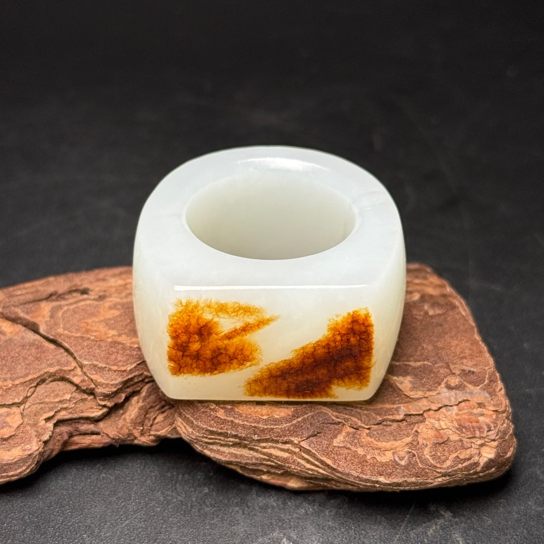An Exquisite White Jade Ring (1 of 7)