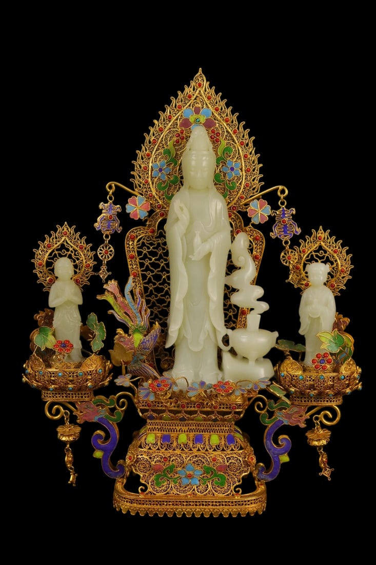 An Exquisite Filigree and Gilding Inlaid White Jade Statue of Avalokitesvara Ornament,Inlaid Gems: An Exquisite Filigree and Gilding Inlaid White Jade Statue of Avalokitesvara Ornament,Inlaid Gems,Qing Dynasty,China,with Qianlong Four-character Mark,Size:11.4inx3.5inx14.2in,Weight:1675g,花