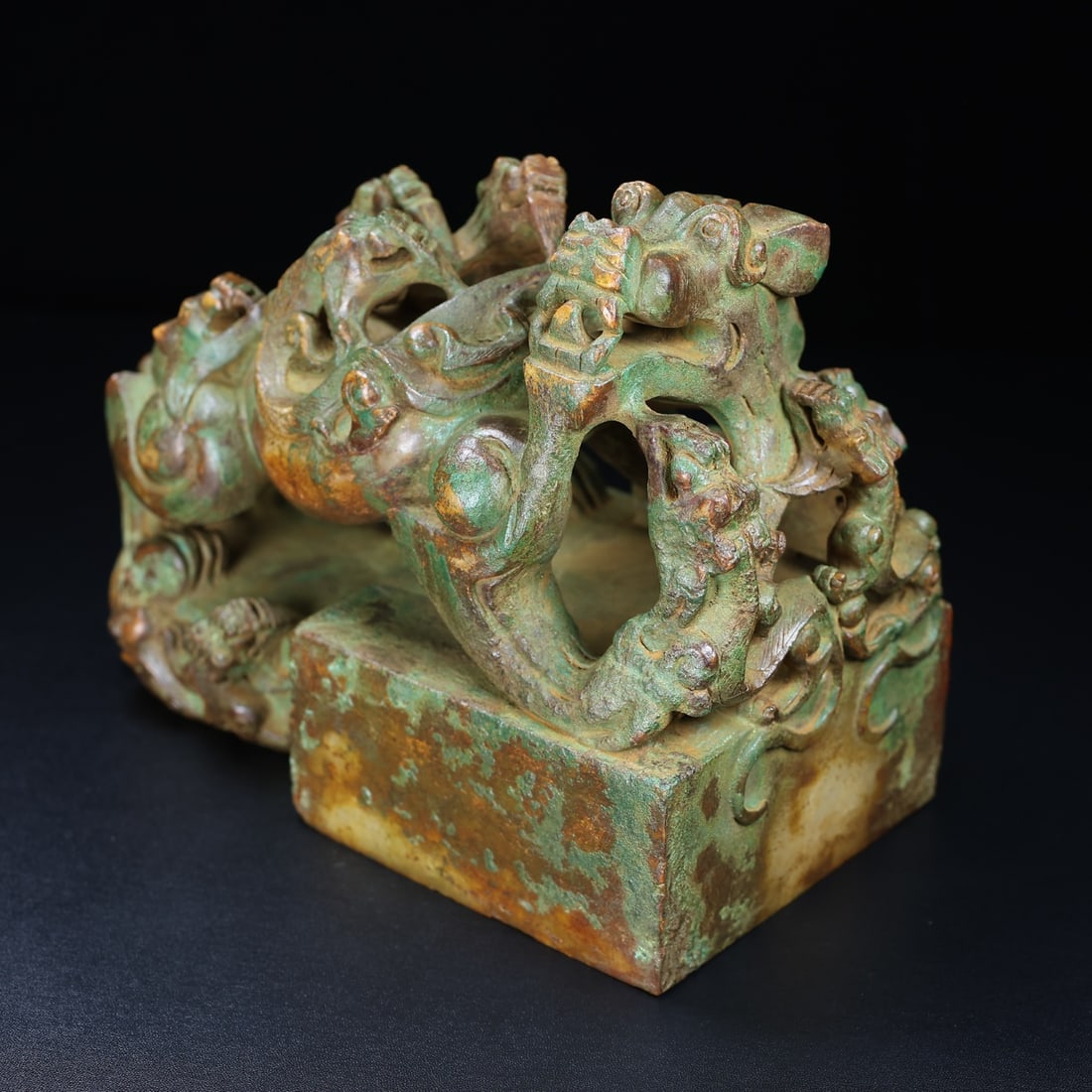 An Exquisite White Jade Auspicious Animal Seal: An Exquisite White Jade Auspicious Animal Seal,Han Dynasty,China,Size:9.2inx7.2inx4.9in,Weight:5350g,白玉瑞兽印章,中国汉代