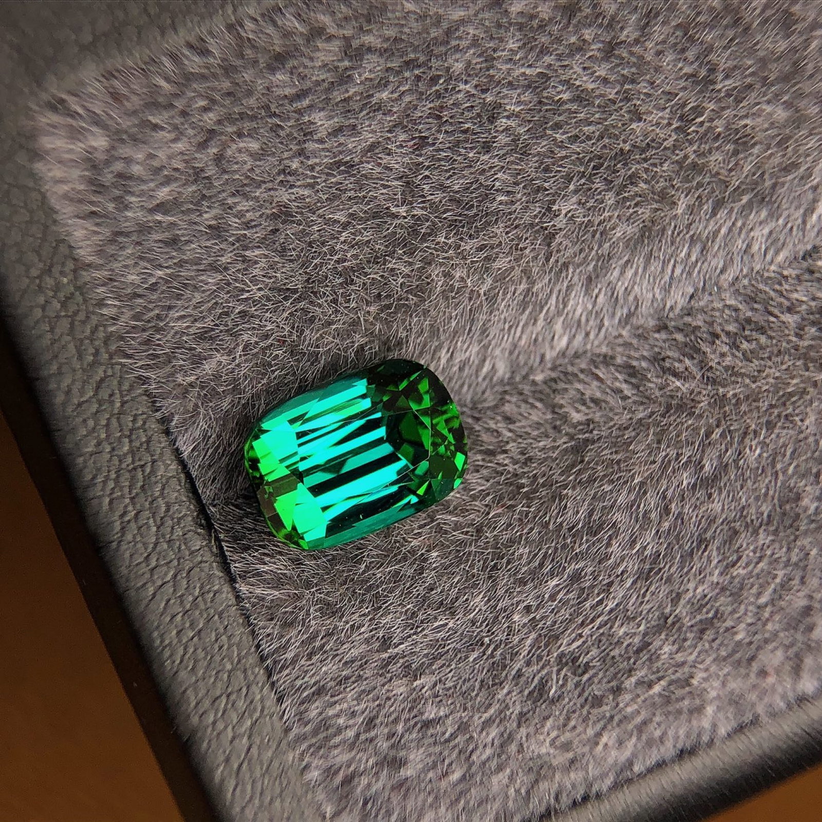 3.71Ctw Natural Tourmaline Loose: 3.71Ctw Natural Tourmaline Loose,Size:9.9mmx7.0mmx6.6mm 3.71Ctw天然碧玺裸石
