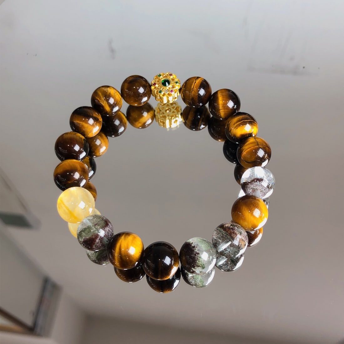 An Exquisite Crystal Bracelets - 9