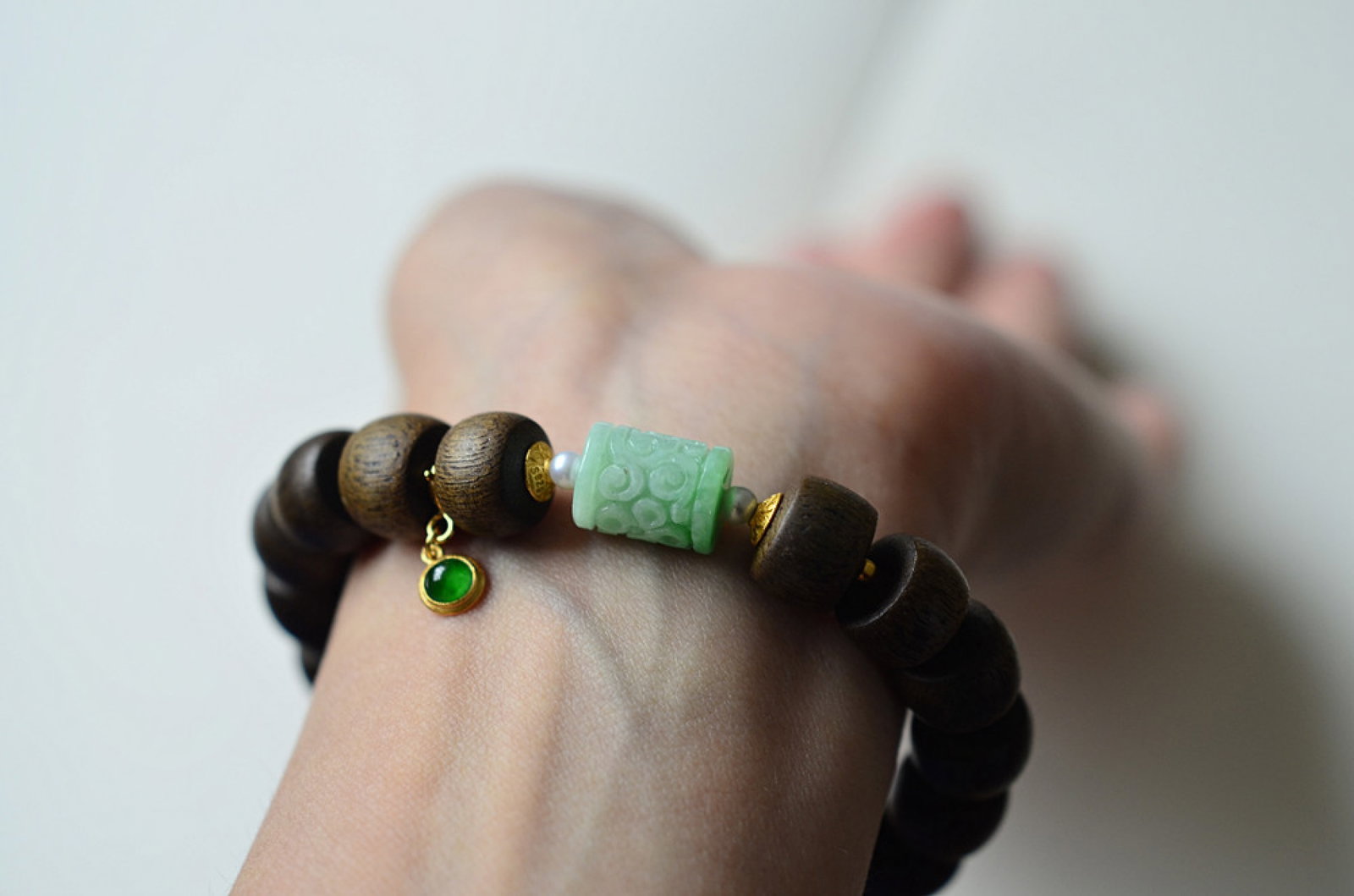 An Exquisite Eaglewood Bracelets - 7