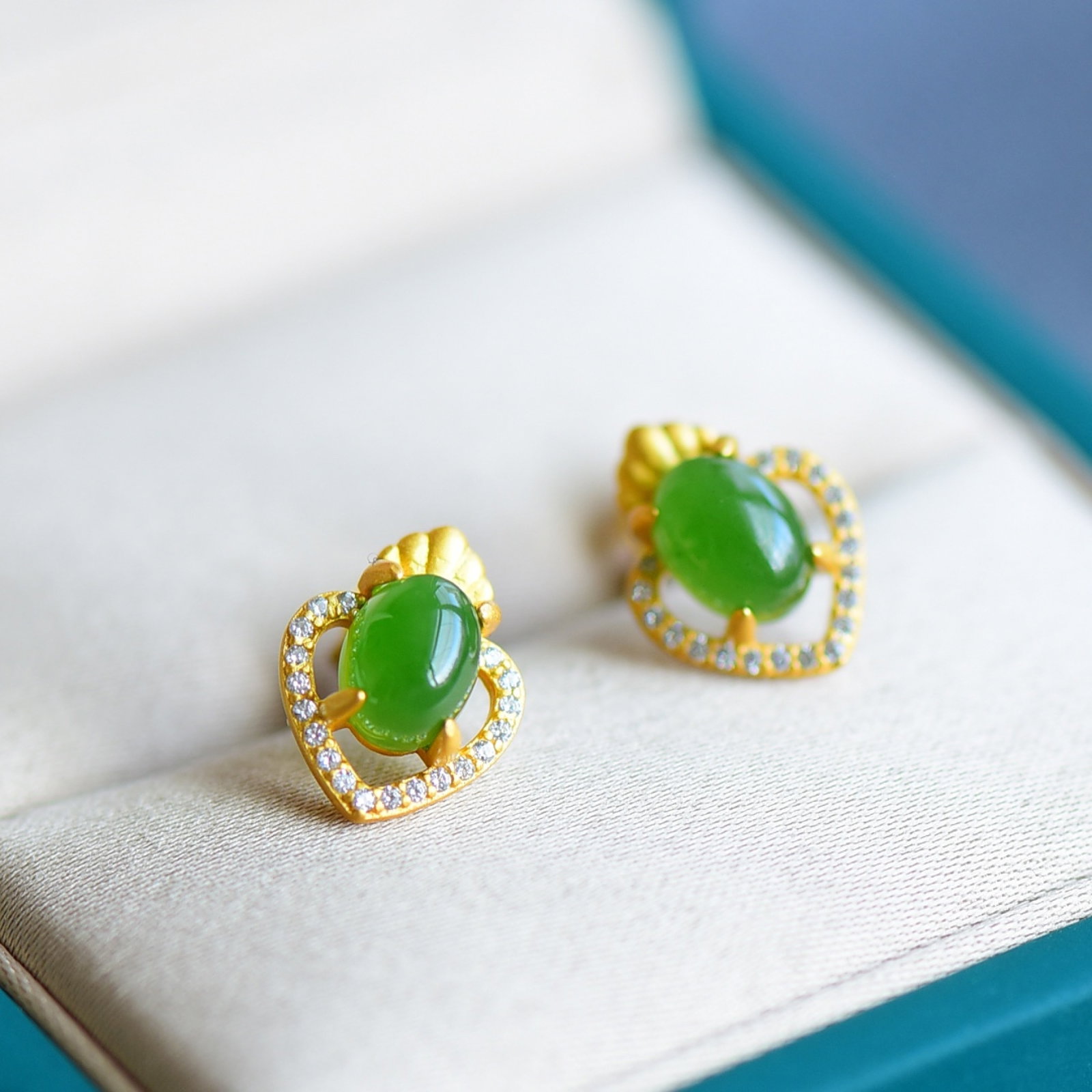 A Pair of Exquisite Sterling Silver-Gold Plated Inlaid Jasper Earrings,Inlaid Diamond: A Pair of Exquisite Sterling Silver-Gold Plated Inlaid Jasper Earrings,Inlaid Diamond,Size:7mmx5mm 一对纯银镀金镶碧玉耳钉,嵌&