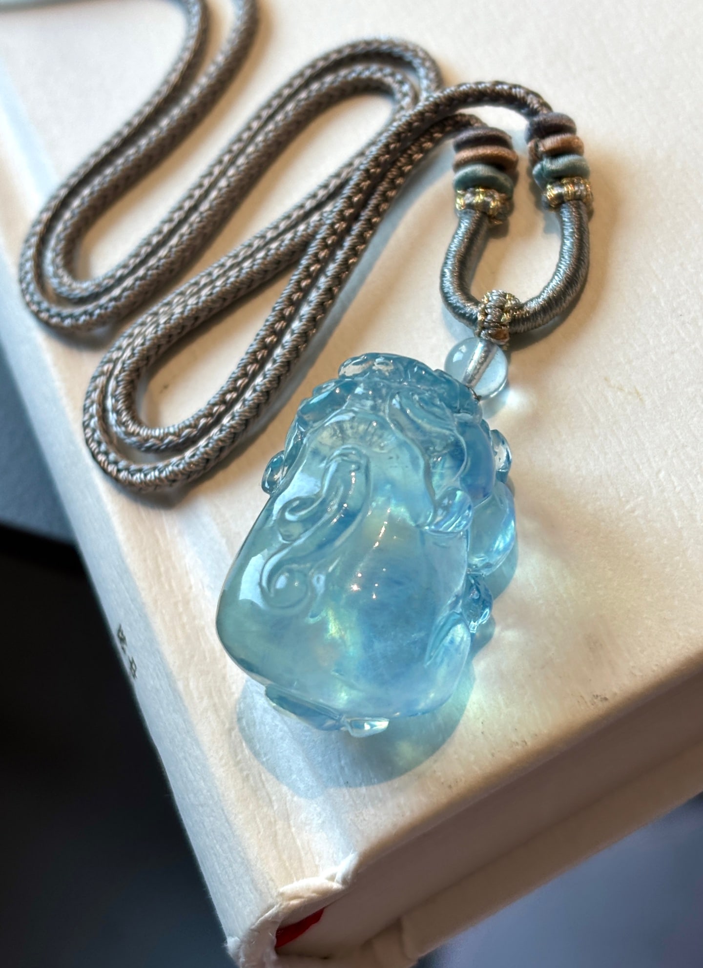 An Exquisite Aquamarine Auspicious Beast Pendant: An Exquisite Aquamarine Auspicious Beast Pendant,Size:29mmx18mm,Total Weight:18.5g 海蓝宝瑞兽吊坠