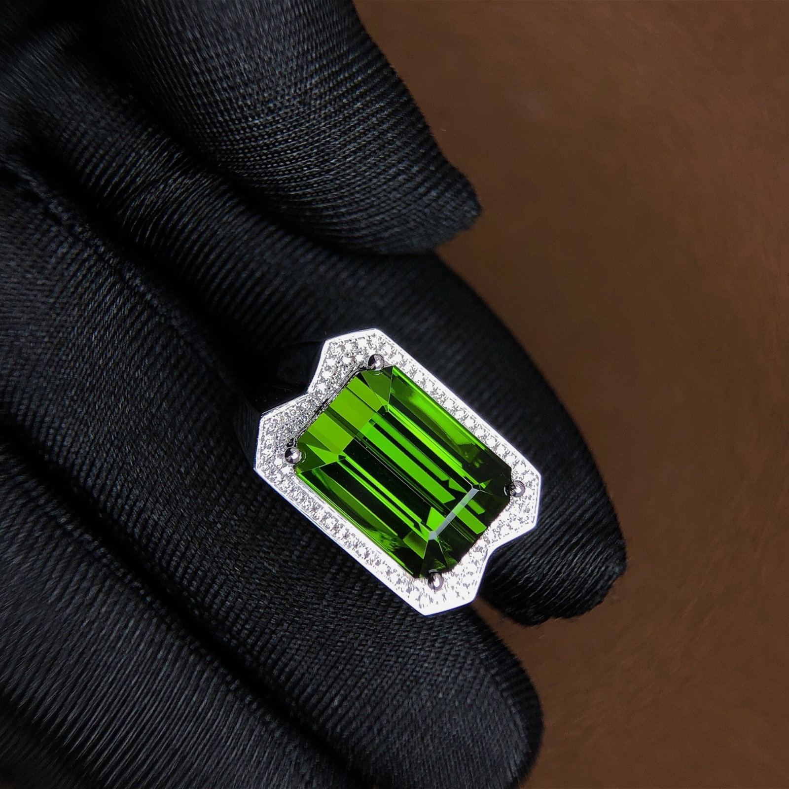 11.12Ctw Sterling Silver Inlaid Natural Tourmaline Ring: 11.12Ctw Sterling Silver Inlaid Natural Tourmaline Ring,Size:14mmx10.2mm 11.12Ctw纯银嵌天然碧玺戒指