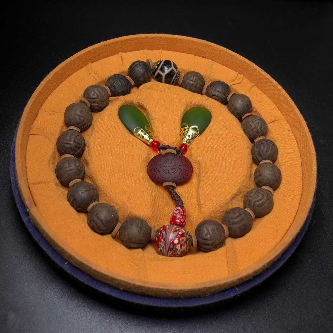 An Exquisite Eaglewood Bracelets - 6