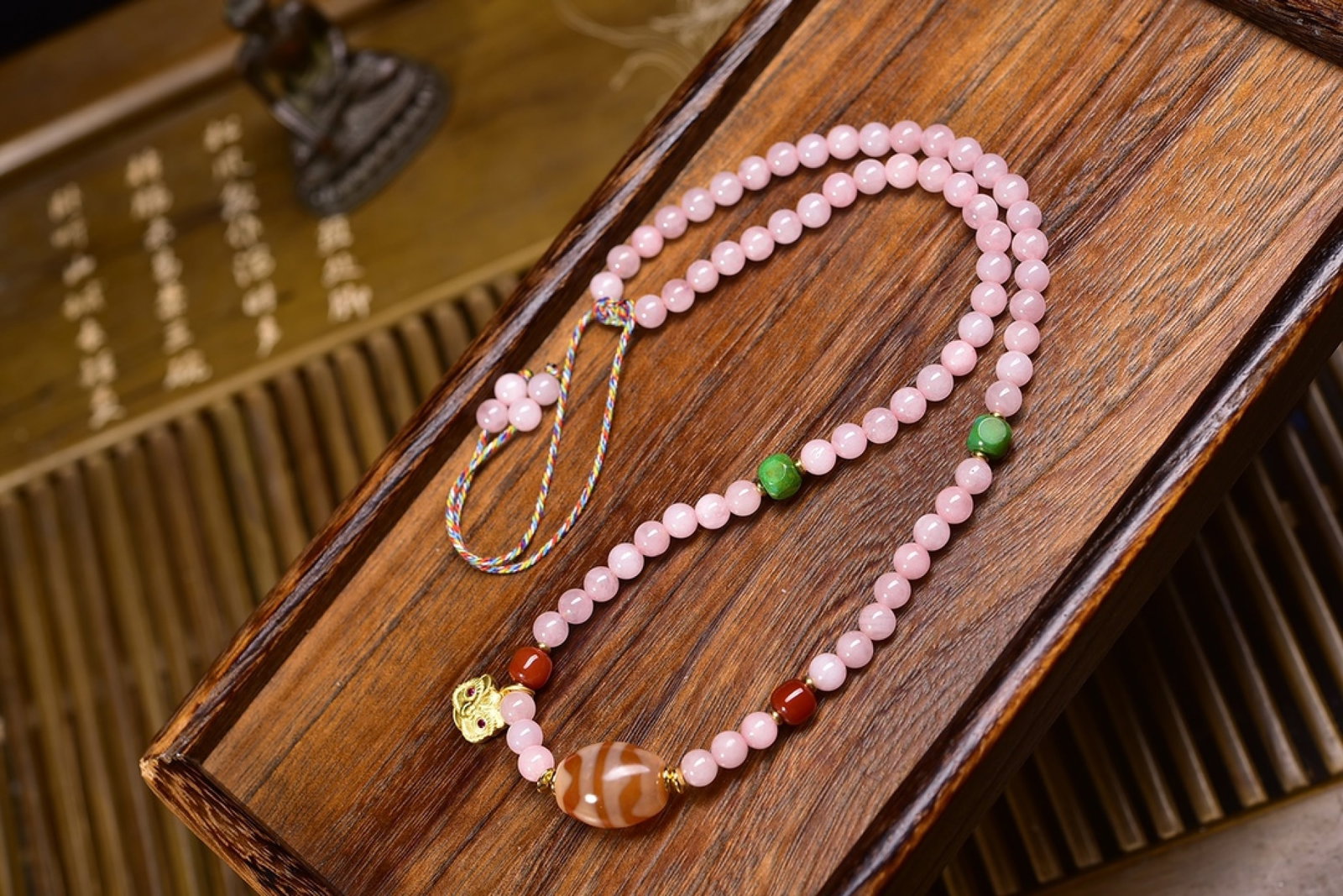 An Exquisite Crystal Necklace: An Exquisite Crystal Necklace,Size:15mmx19mm,Weight:37.9g 水晶项链