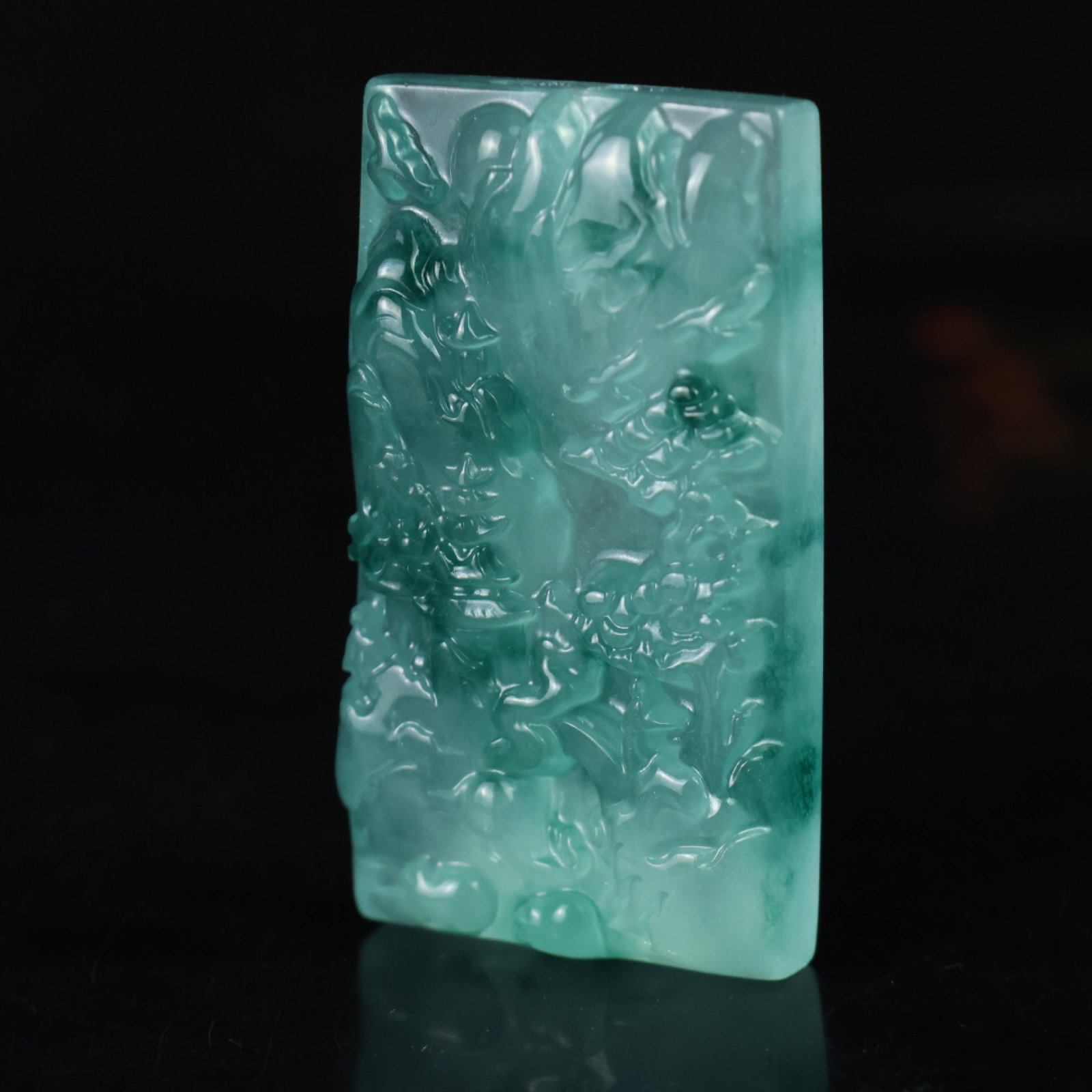 An Exquisite Jadeite Landscape Pattern Pendant - 4