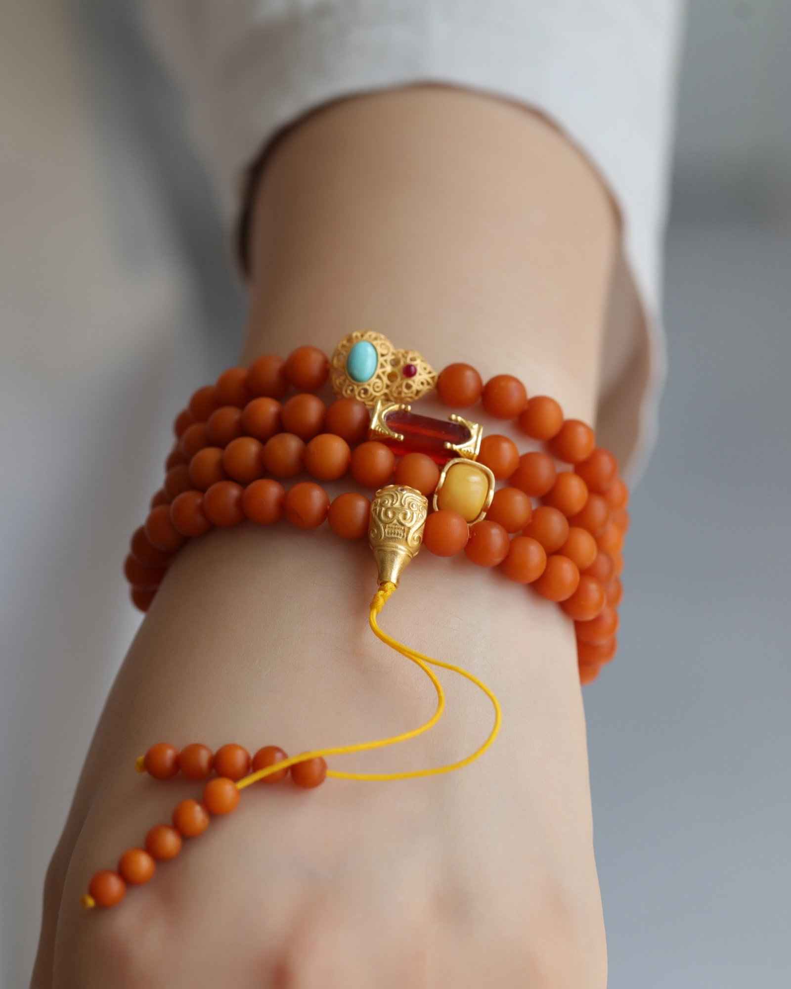 An Exquisite Amber Bracelets - 4