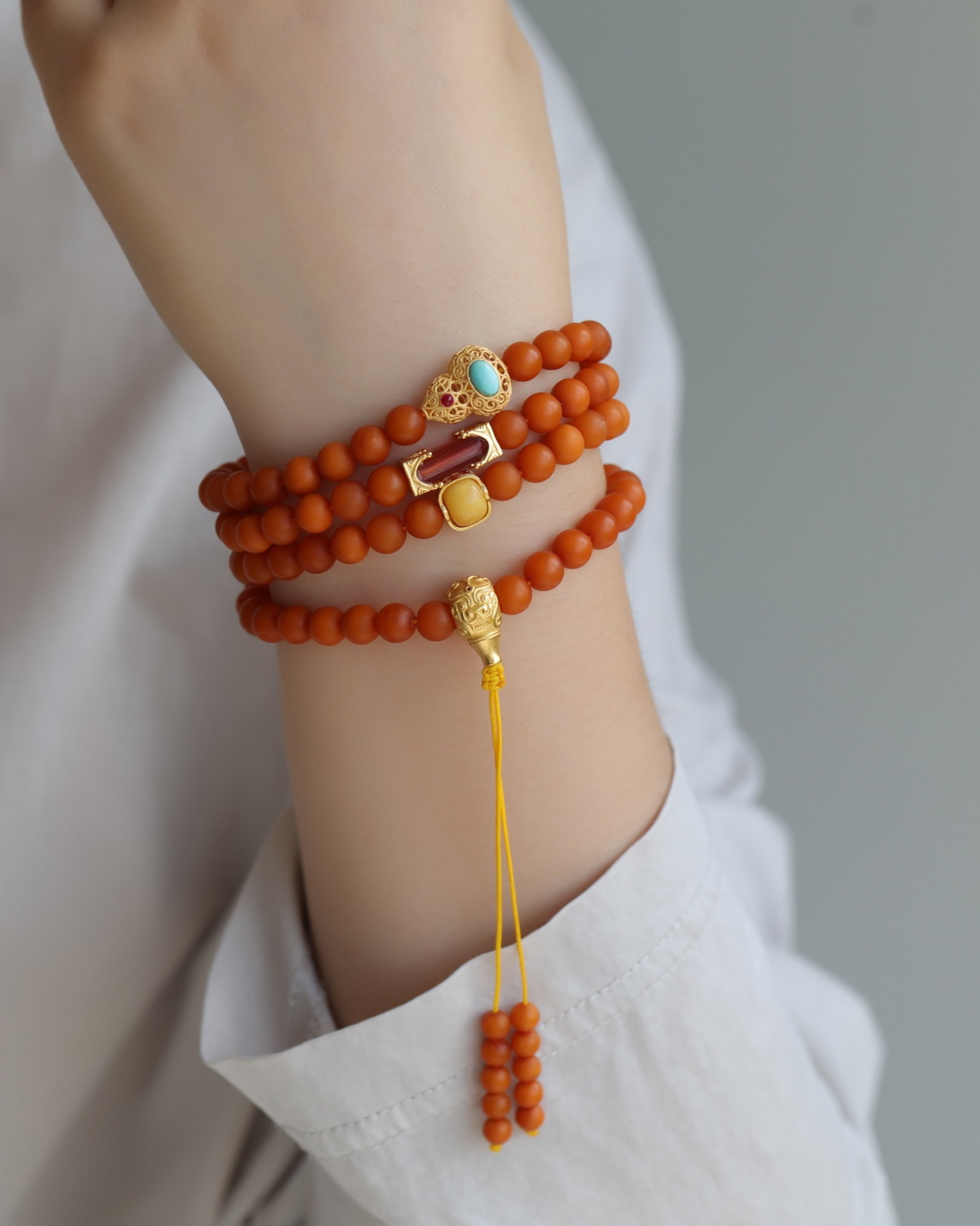 An Exquisite Amber Bracelets - 7