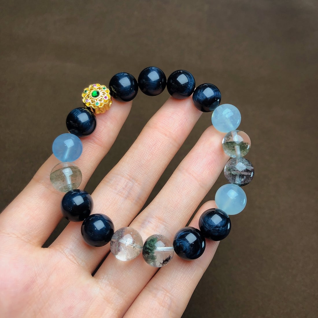 An Exquisite Crystal Aquamarine Bracelets: An Exquisite Crystal Aquamarine Bracelets,Size:10.4mm,Weight:27.5g 水晶海蓝宝手串