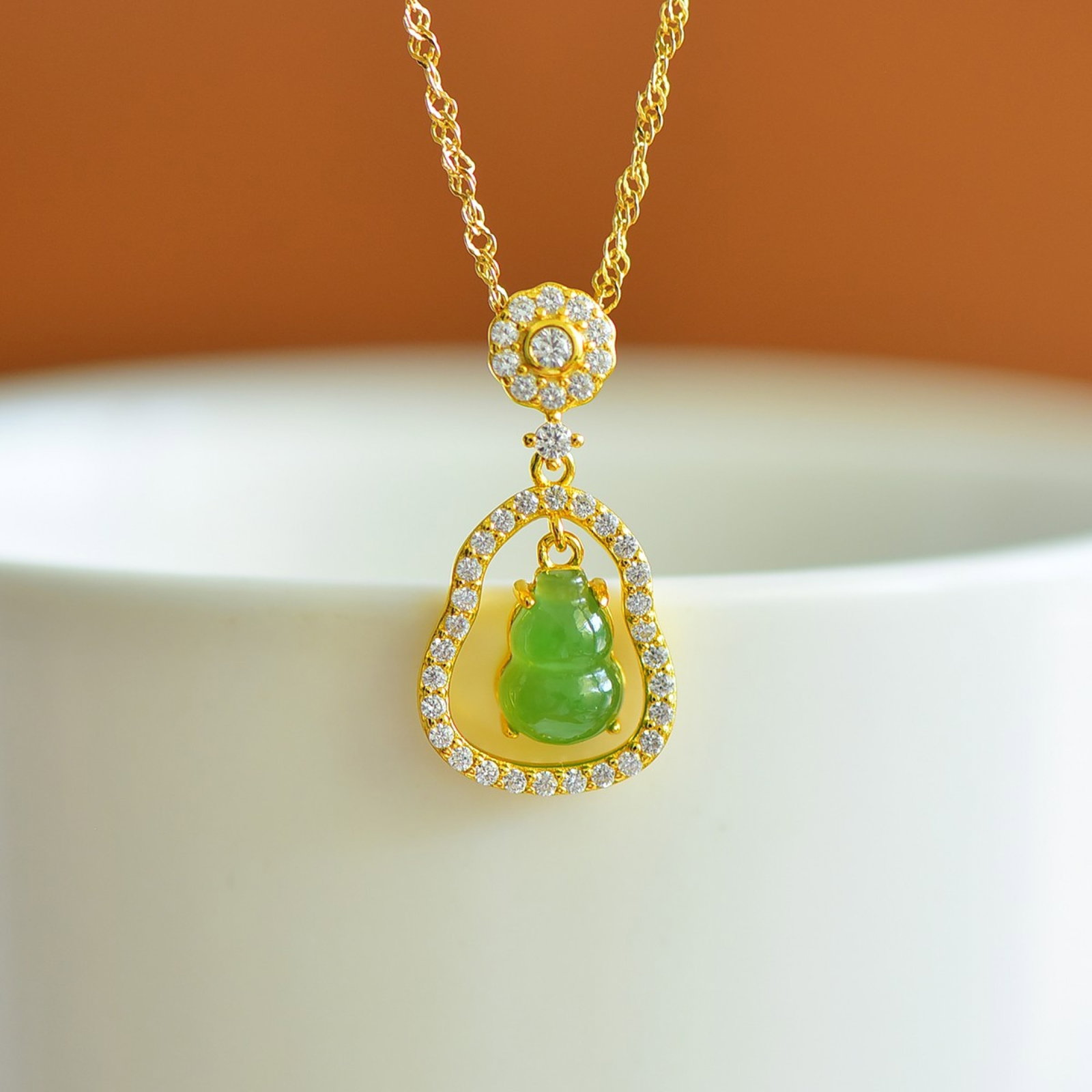 An Exquisite Sterling Silver-Gold Plated Inlaid Jasper Gourd Pendant,Inlaid Diamond: An Exquisite Sterling Silver-Gold Plated Inlaid Jasper Gourd Pendant,Inlaid Diamond,Size:6mmx8mm