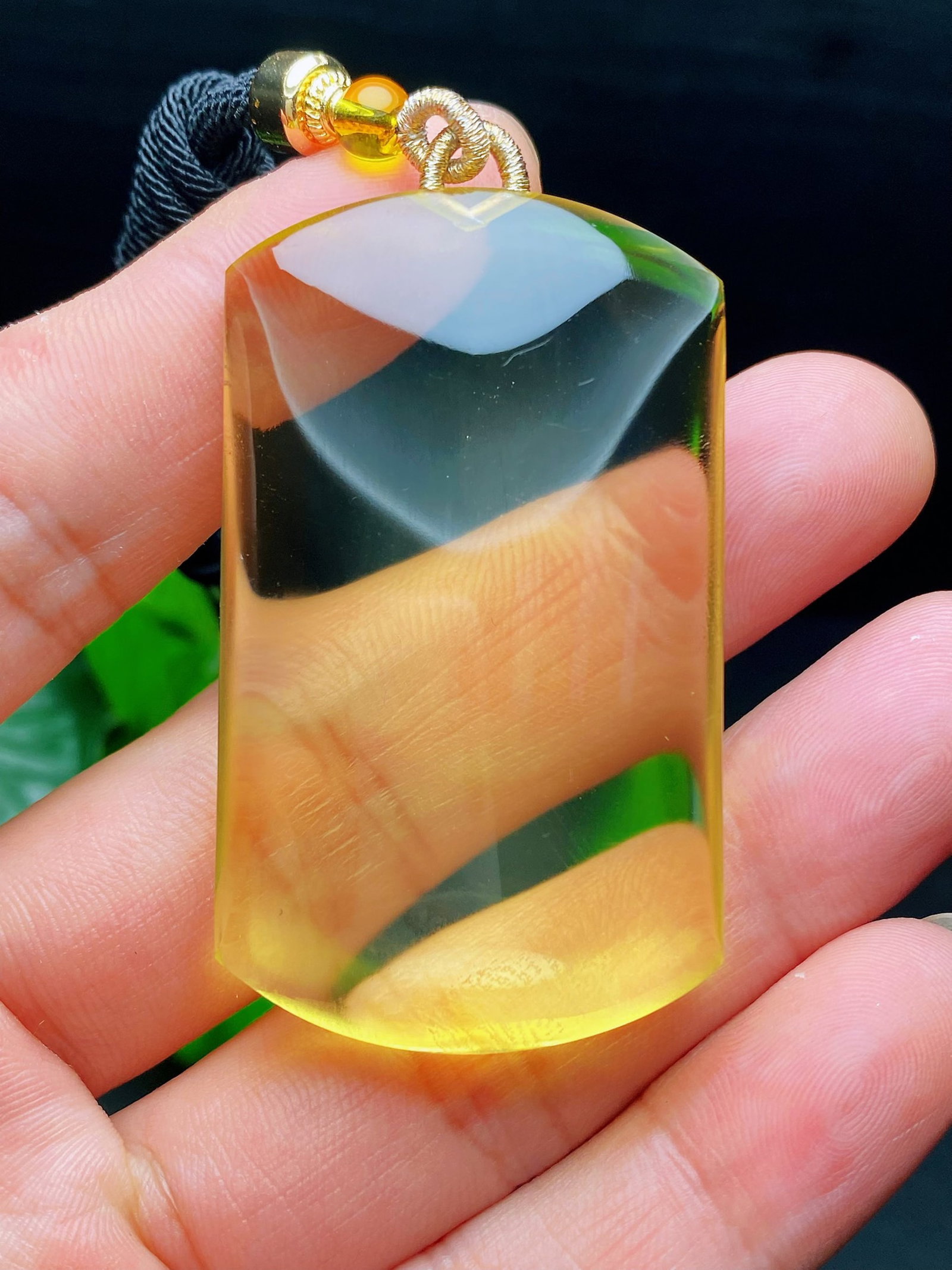 An Exquisite Crystal Pendant: An Exquisite Crystal Pendant,Size:55mmx32mmx12mm,Weight:44.7g 水晶吊坠