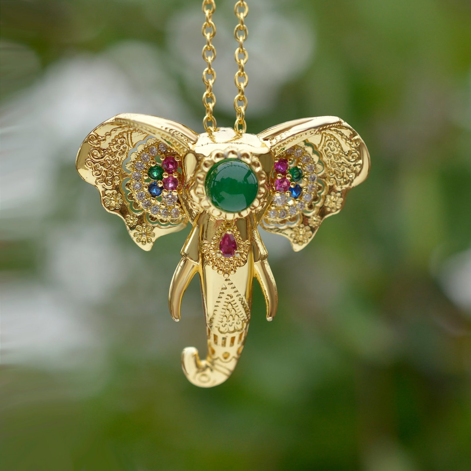An Exquisite Pendant,Inlaid Diamond: An Exquisite Pendant Size:6mmx6mm 吊坠