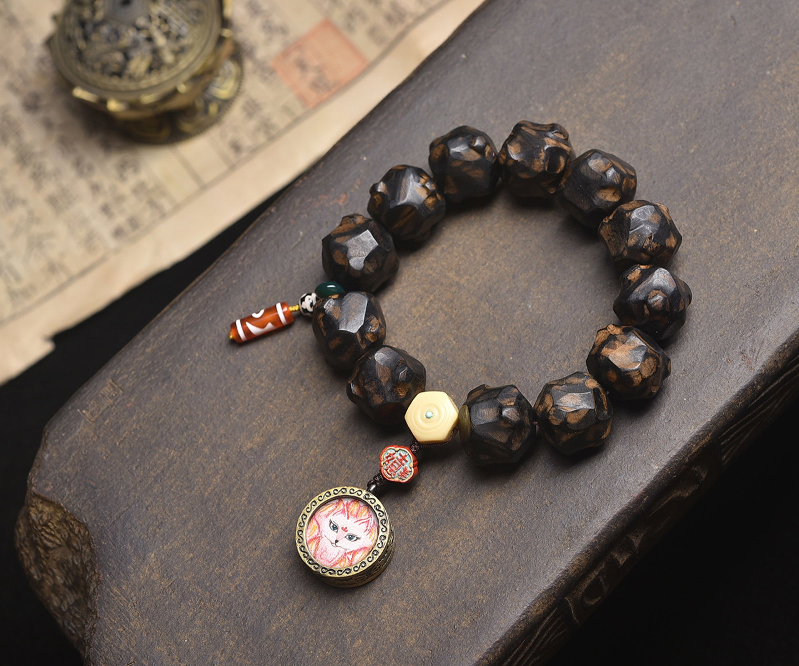 An Exquisite Eaglewood Bracelets - 2