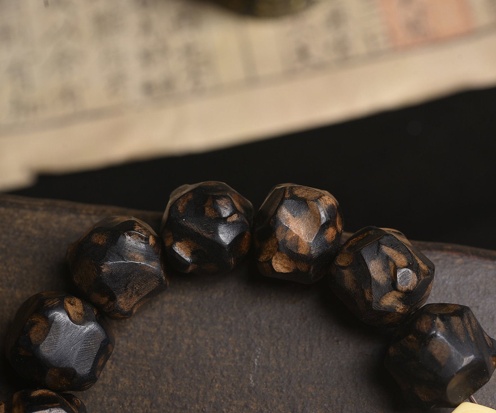 An Exquisite Eaglewood Bracelets - 5