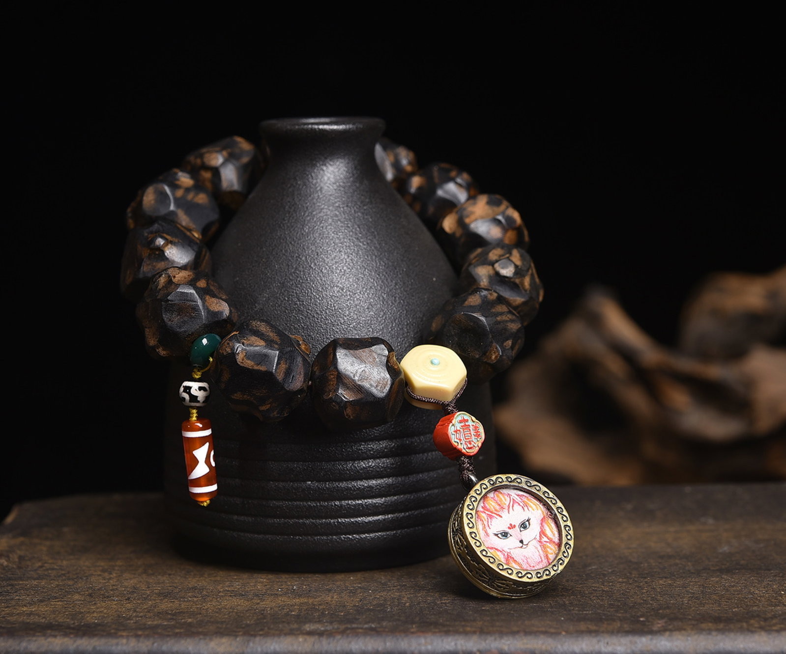 An Exquisite Eaglewood Bracelets - 6