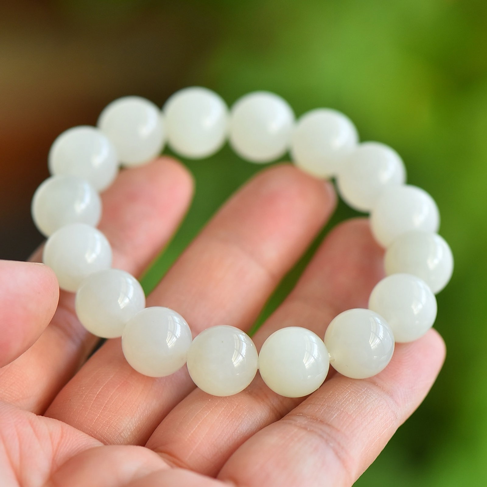 An Exquisite White Jade Bracelets: An Exquisite White Jade Bracelets,Size:12mm 白玉手串