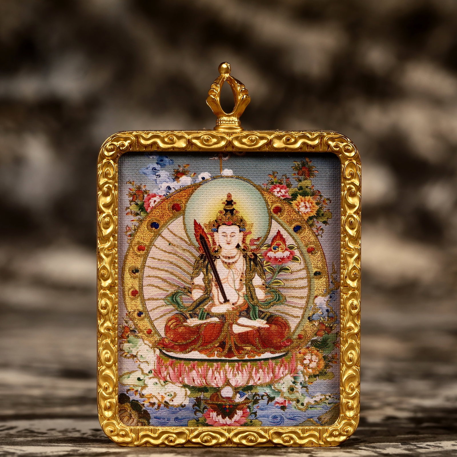 An Exquisite Painted Color Statue of Manjusri Tangka: An Exquisite Painted Color Statue of Manjusri Tangka,Size:2inx2.8in 彩绘文殊菩萨像唐卡