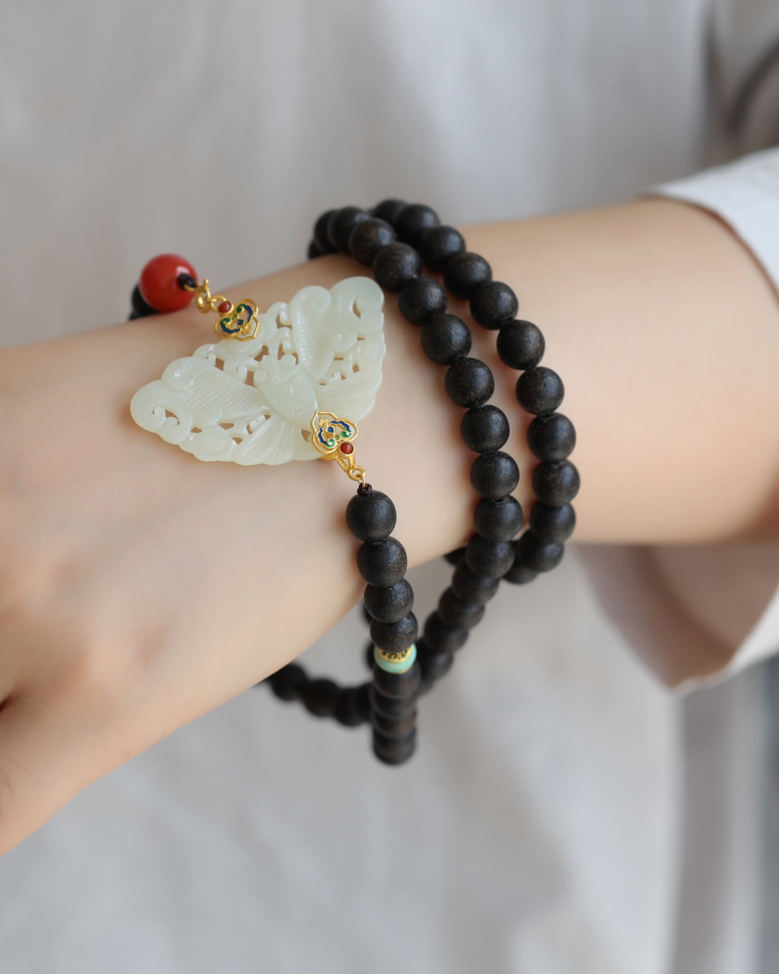 An Exquisite Eaglewood Bracelets - 9