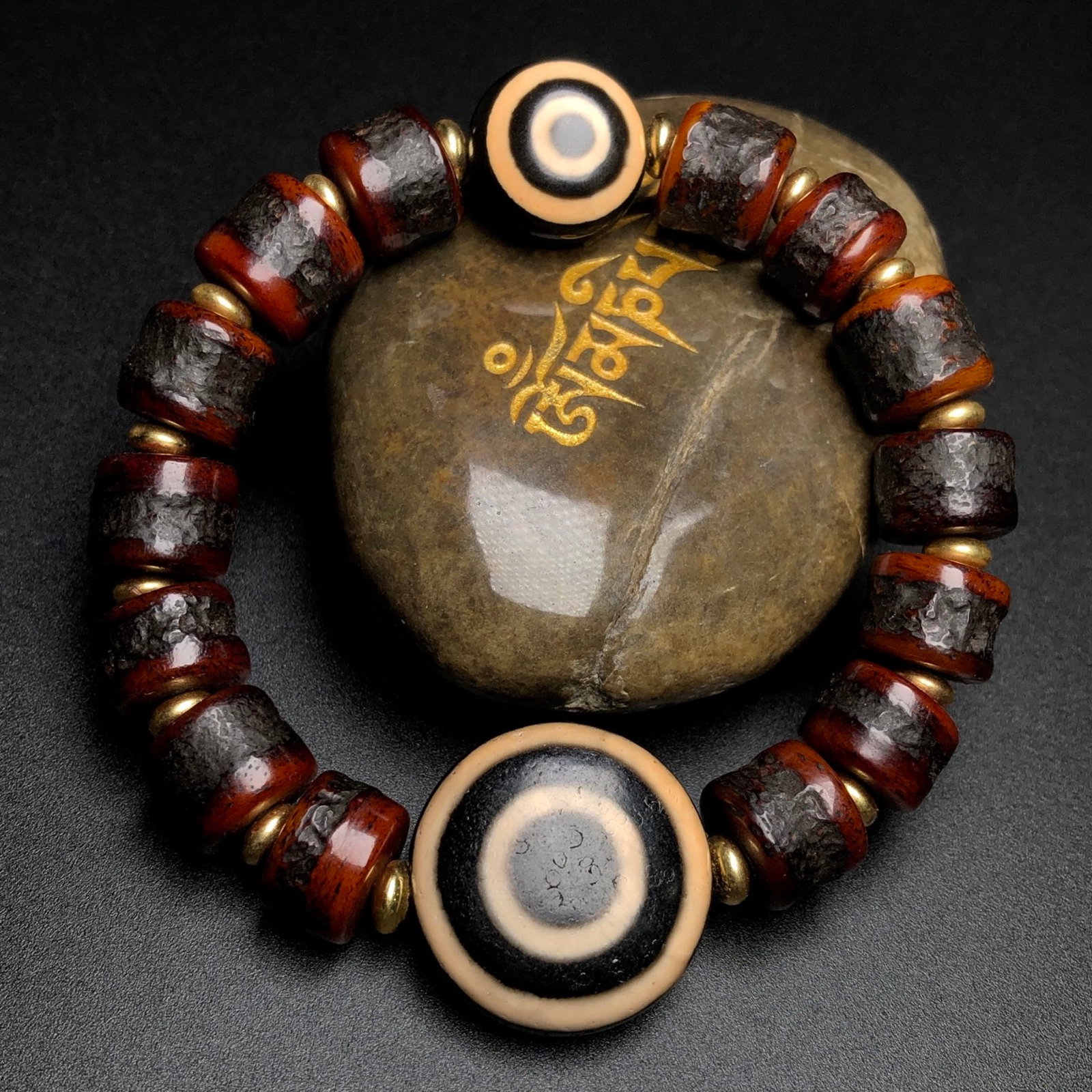 An Exquisite Dzi Bead Bracelets - 8