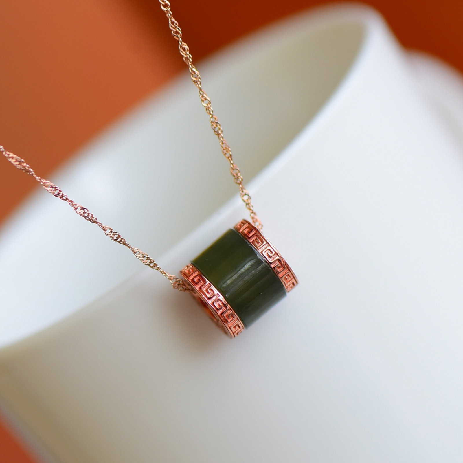 An Exquisite Sterling Silver-Gold Plated Inlaid Jasper Pendant: An Exquisite Sterling Silver-Gold Plated Inlaid Jasper Pendant,Size:7mmx12mm 一个精美的纯银镀金镶碧玉吊坠