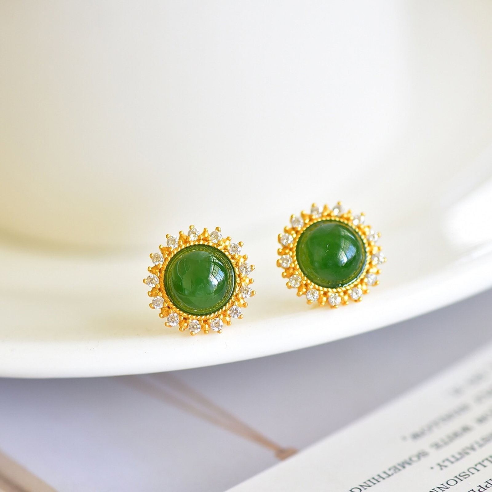 A Pair of Exquisite Sterling Silver-Gold Plated Inlaid Jasper Earrings,Inlaid Diamond: A Pair of Exquisite Sterling Silver-Gold Plated Inlaid Jasper Earrings,Inlaid Diamond,Size:8mmx8mm